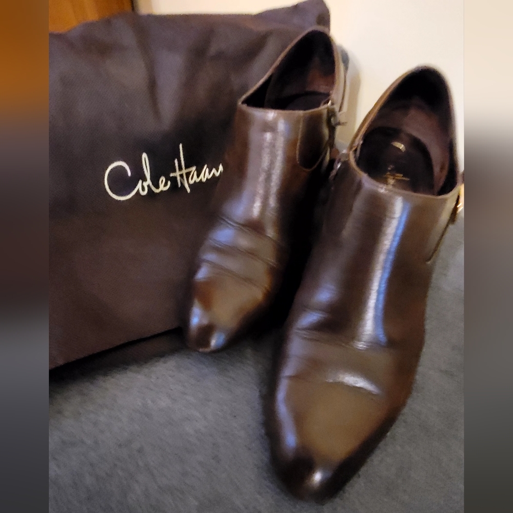 Cole Haan womens 10 brown 2 1/2" bootie